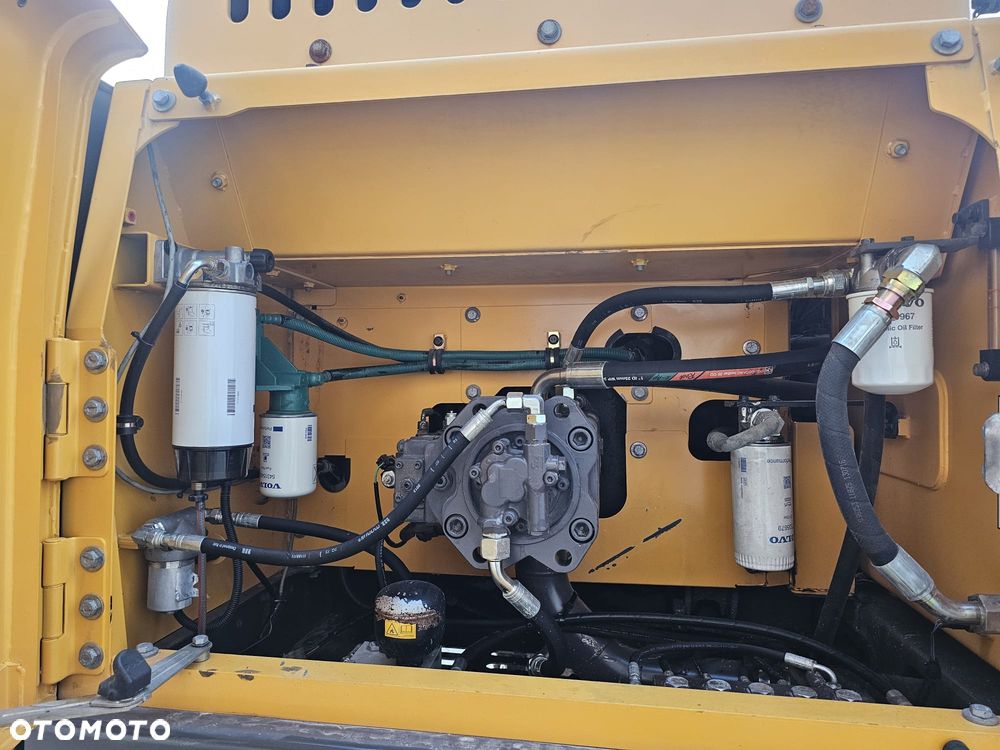 Volvo EC250DL - 19