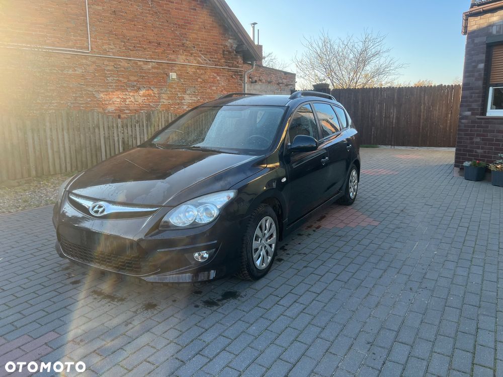 Hyundai i30 1.4 Base + - 3