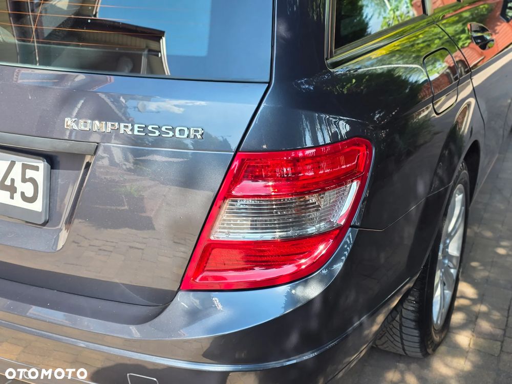 Mercedes-Benz Klasa C 180 Kompressor BlueEFFICIENCY Elegance - 9