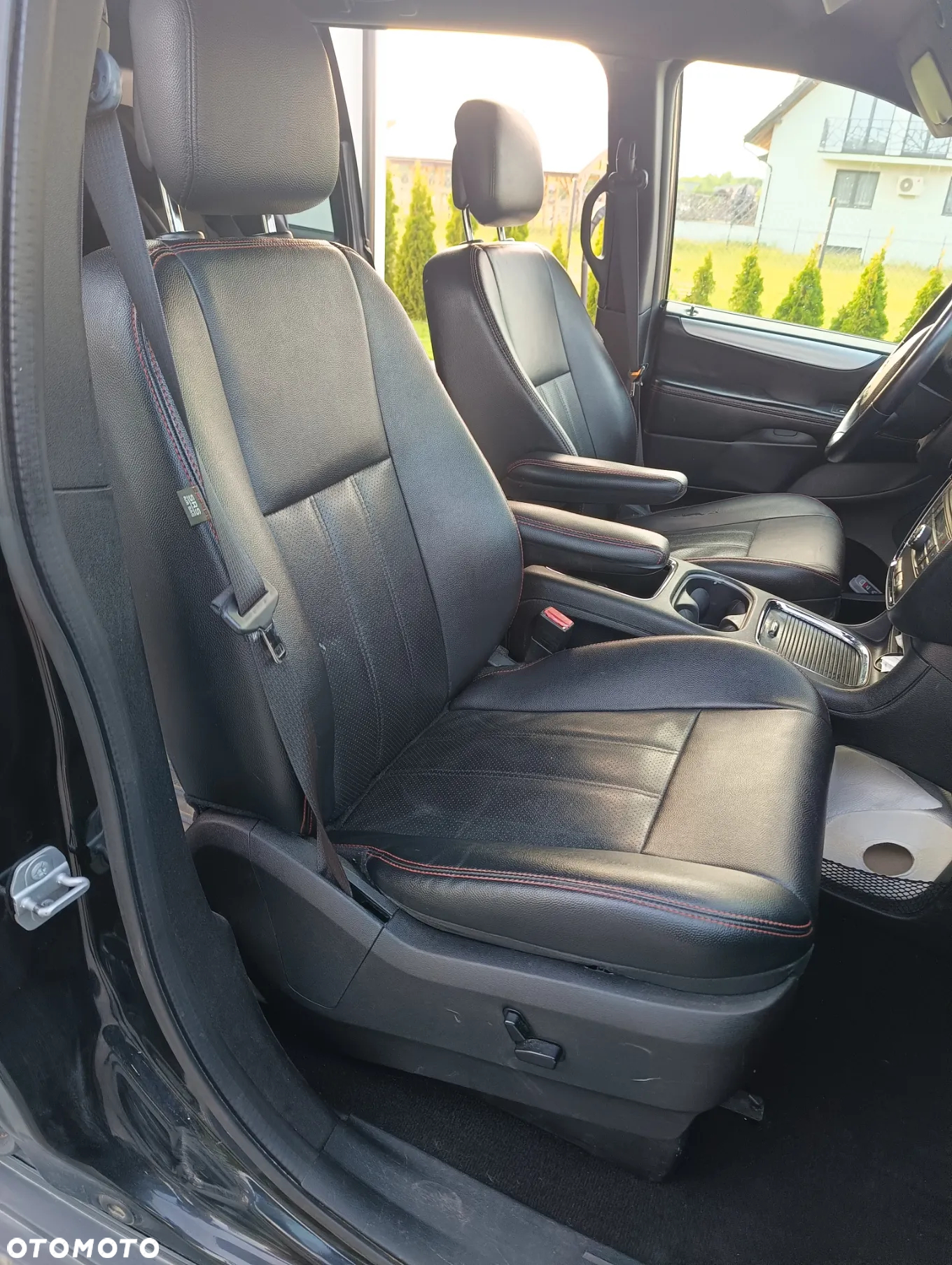 Dodge Grand Caravan - 10