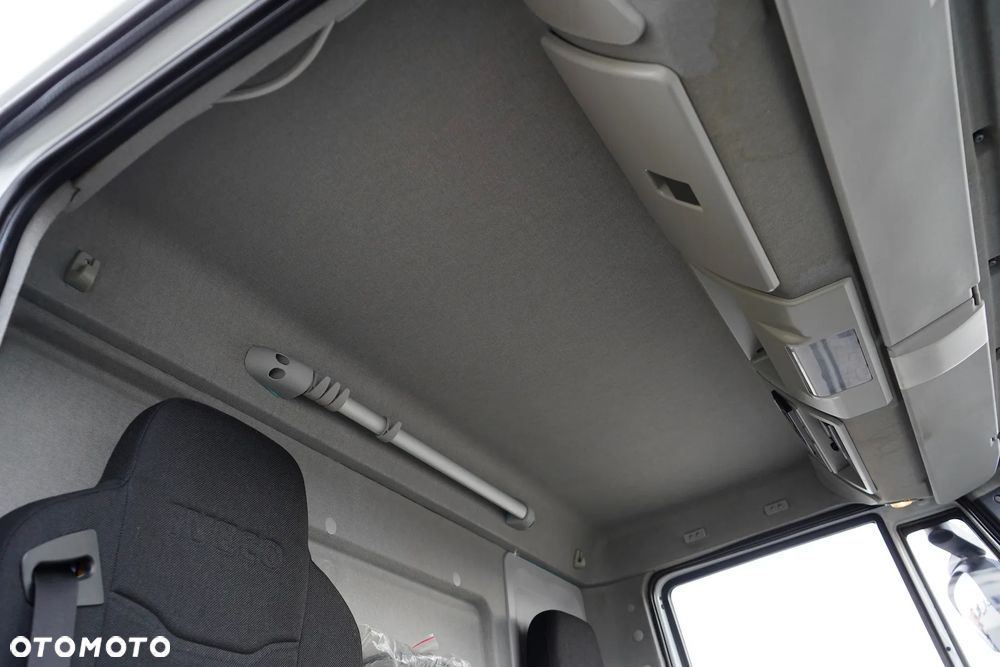 Iveco EUROCARGO / 180-250 / SKRZYNIOWY + HDS / HYVA HC - 153 / ROTATOR / PILOT - 33