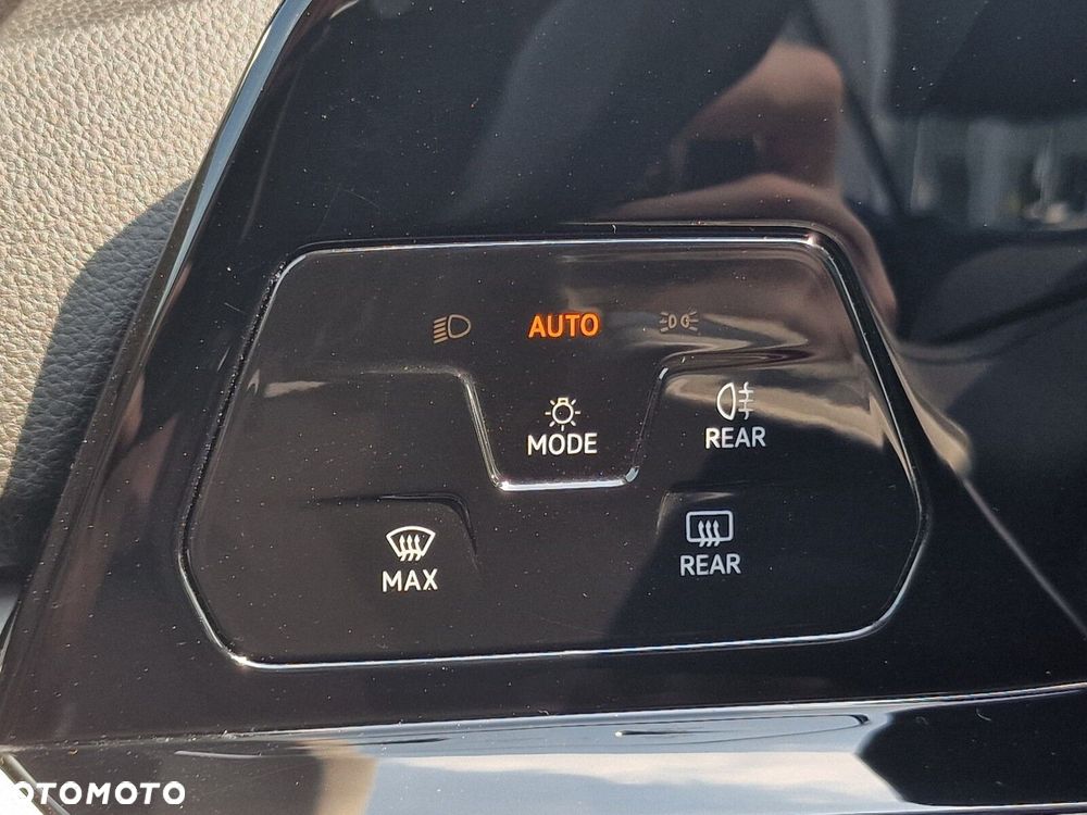 Volkswagen Golf Variant - 25