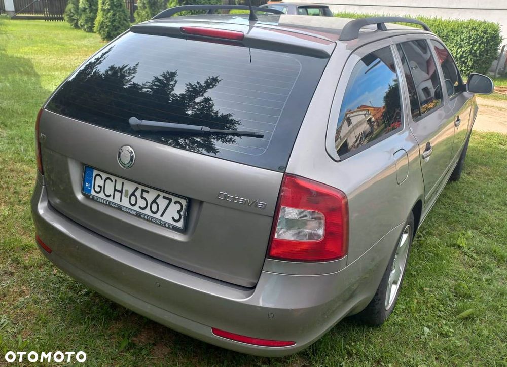 Skoda Octavia 1.6 Elegance - 4