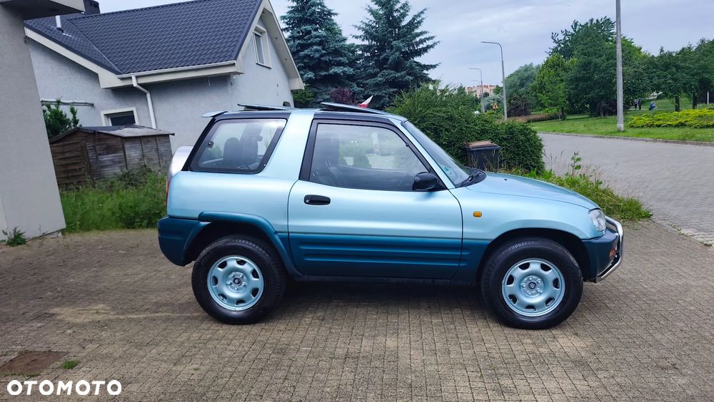 Toyota RAV4 2.0 GLi - 28