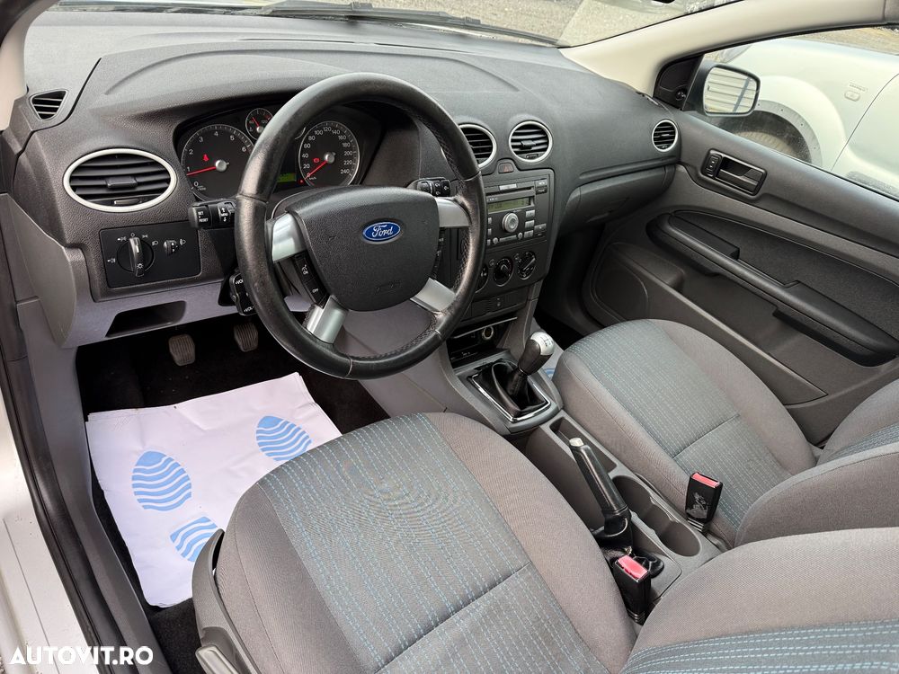 Ford Focus Turnier 1.6 16V Connection - 19