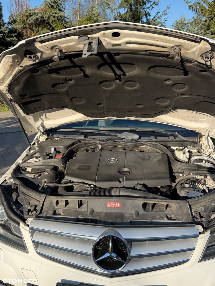 Mercedes-Benz Klasa C 220 CDI 4Matic 7G-TRONIC Avantgarde Edition - 19