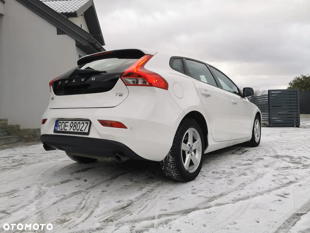 Volvo V40 T2 - 9