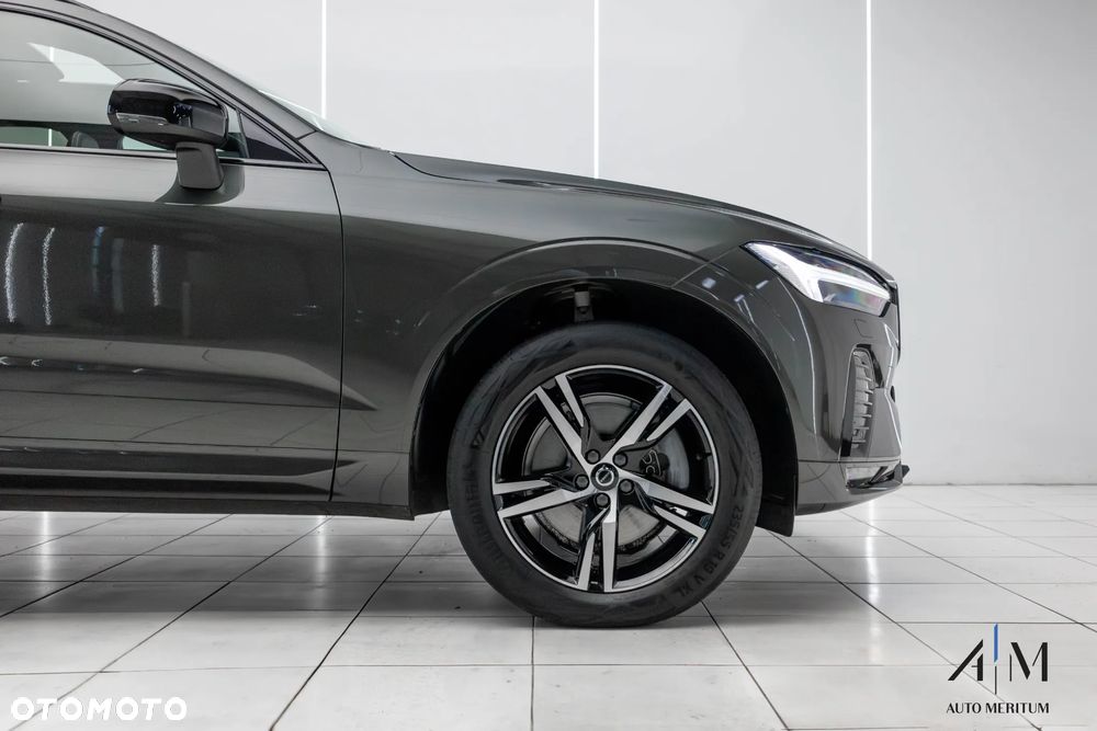 Volvo XC 60 B5 D AWD Ultimate Dark - 8