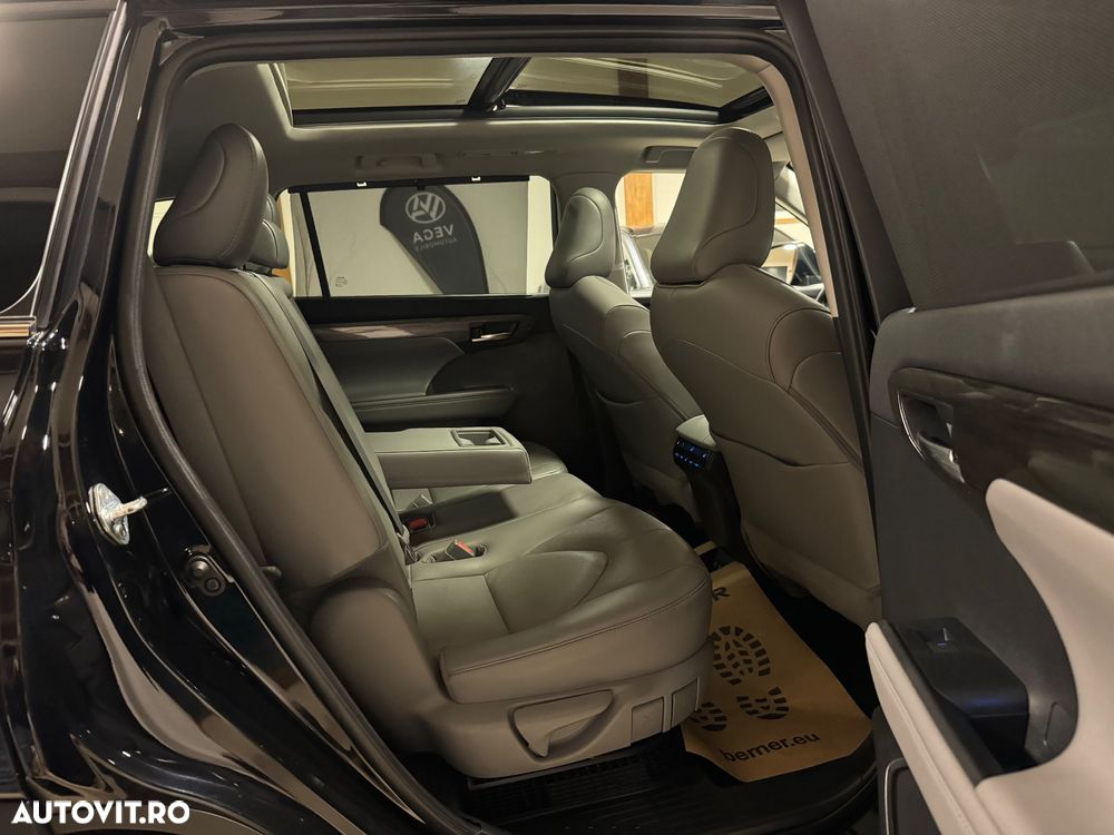 Toyota Highlander 2.5 L Hybrid Dynamic Force 248CP Luxury Pearly - 17