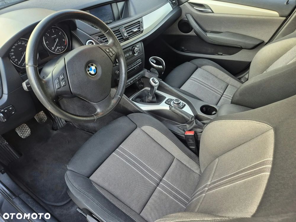 BMW X1 sDrive18d xLine - 9