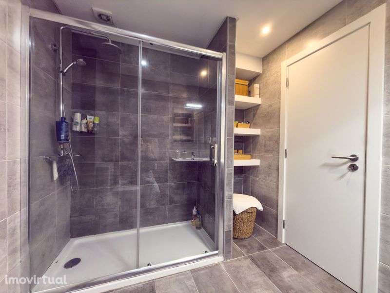 Apartamento T3 totalmente romodelado no centro da Lourinhã - Grande imagem: 5/12