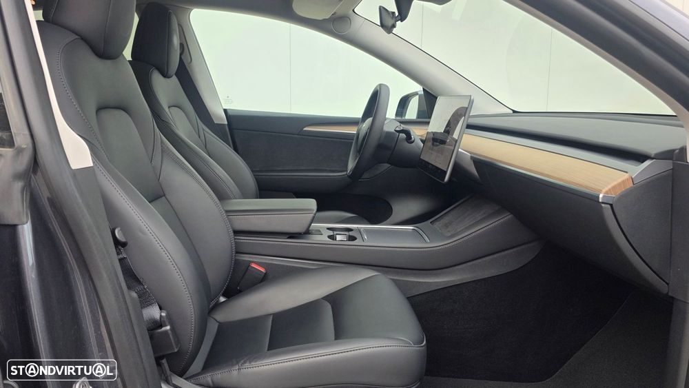Tesla Model Y Standard - 14