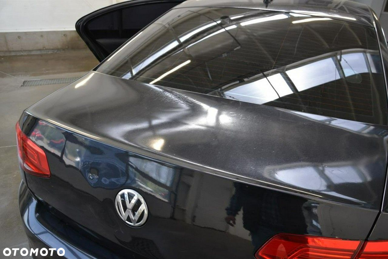 Volkswagen Passat - 29