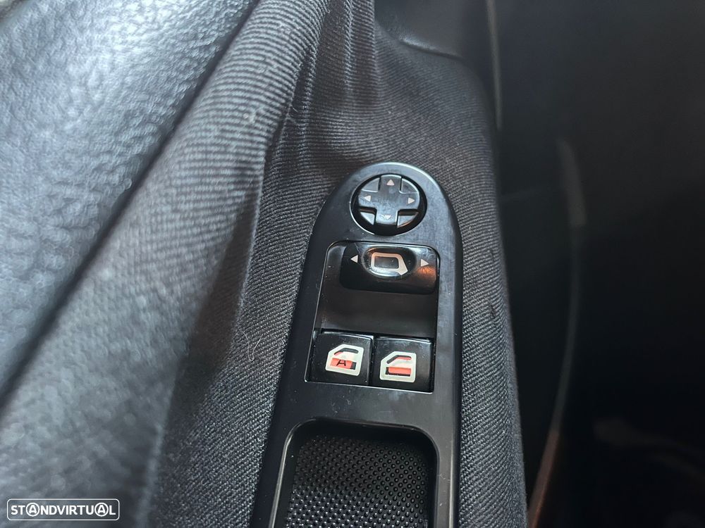 Peugeot 207 1.4 16V Open - 19