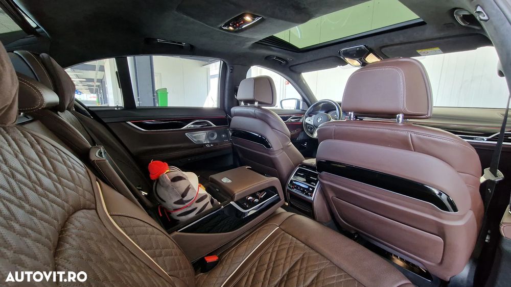 BMW Seria 7 750i xDrive - 18
