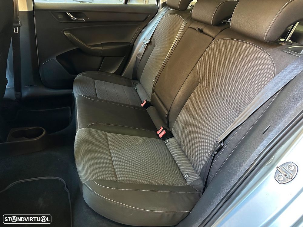 Skoda Rapid Spaceback 1.6 TDi Elegance - 12