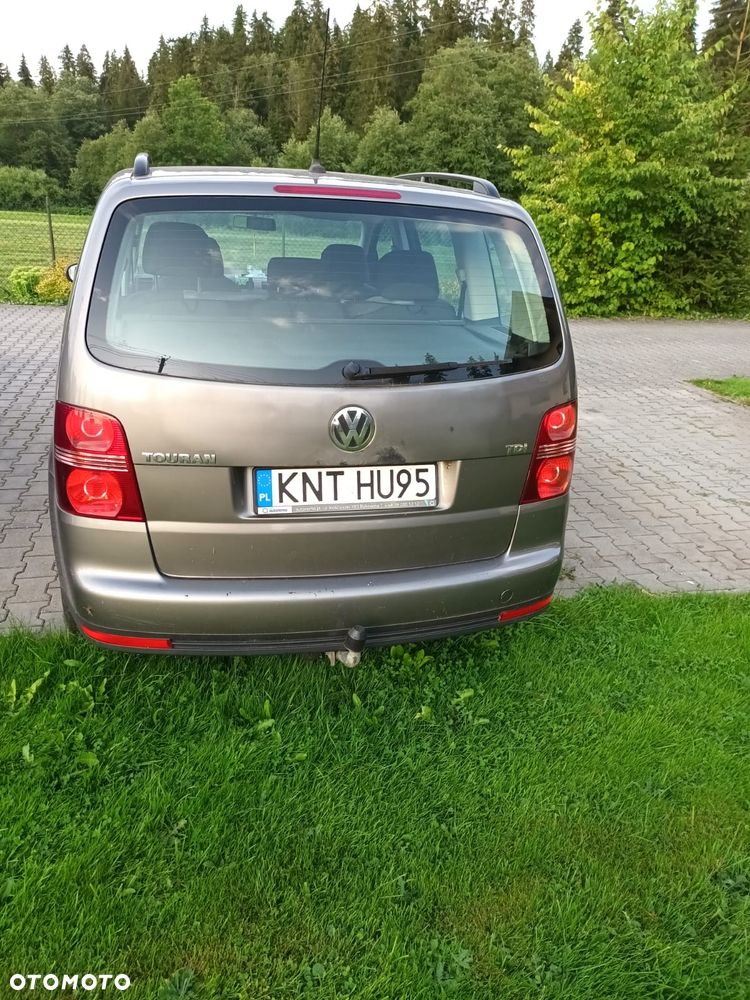 Volkswagen Touran 1.9 TDI Conceptline - 4