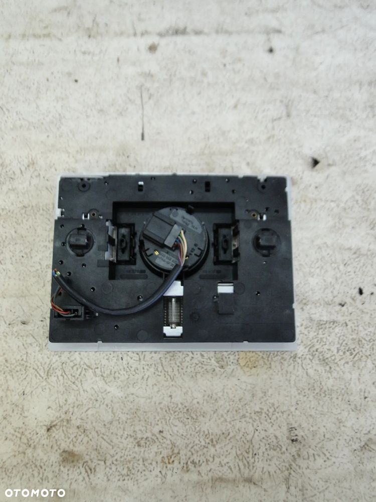 SEAT VW AUDI SKODA LAMPKA LAMPA OŚWIETLENINE KABINY PODSUFITKI EUROPA - 2