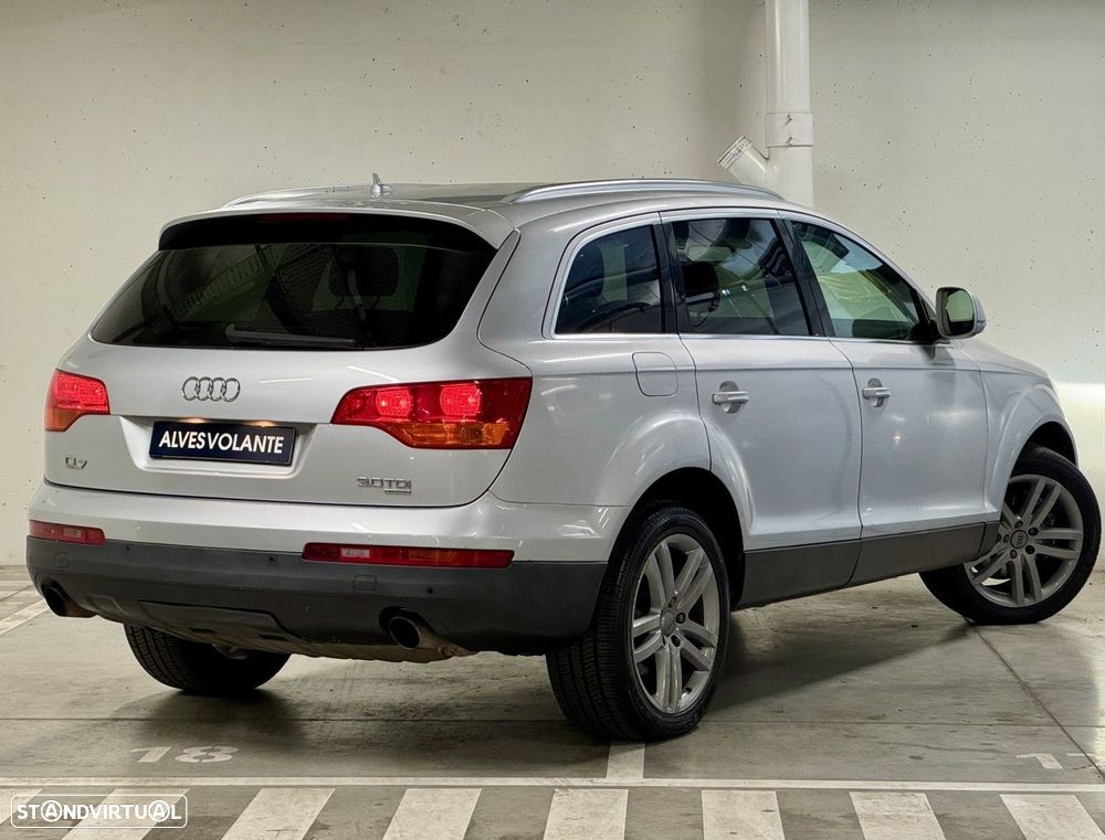 Audi Q7 2010 photo 4