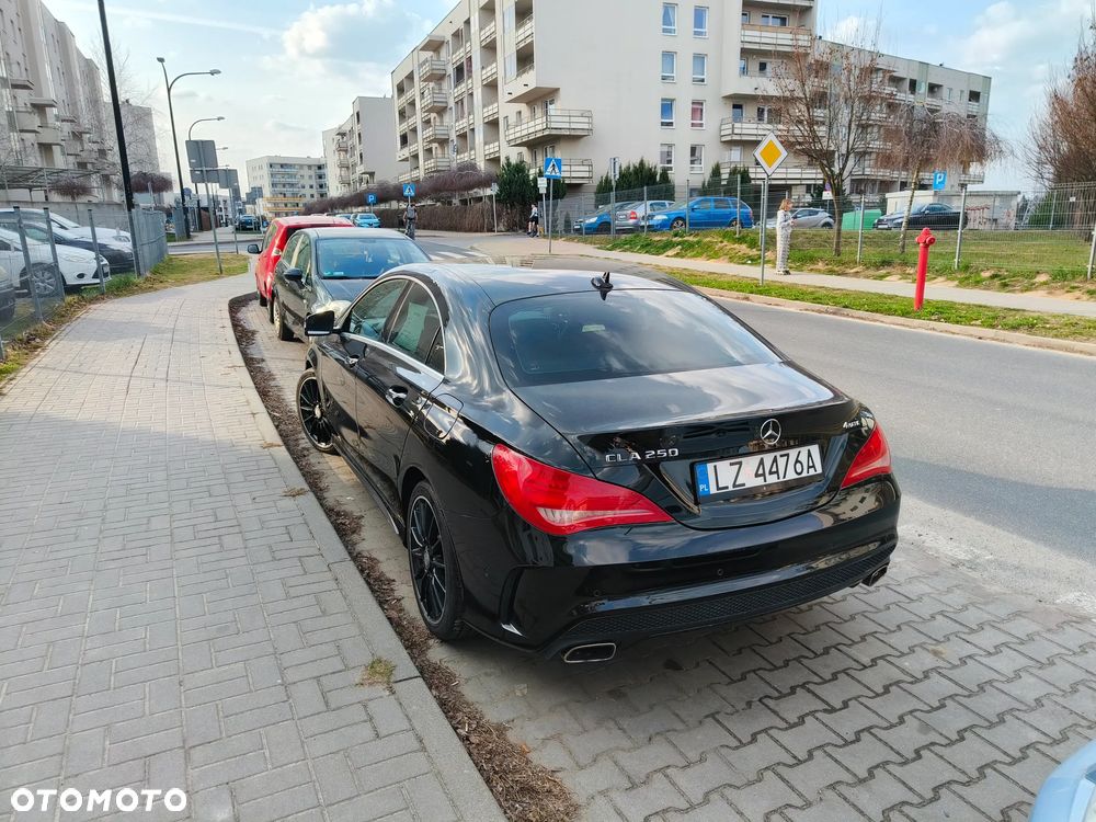 Mercedes-Benz CLA 250 4Matic 7G-DCT AMG Line - 2