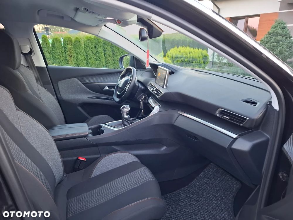 Peugeot 5008 HDI 115 Allure - 25