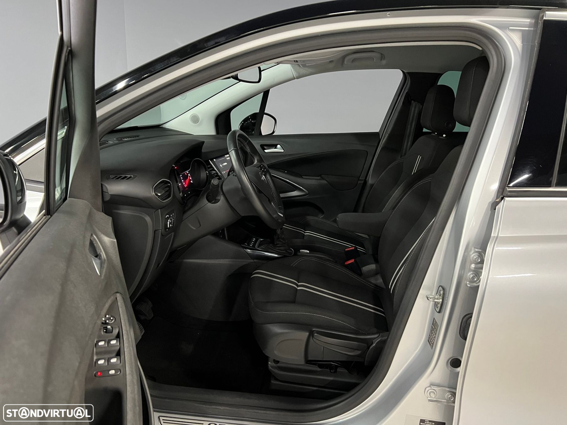Opel Crossland 1.2 T Design & Tech - 11
