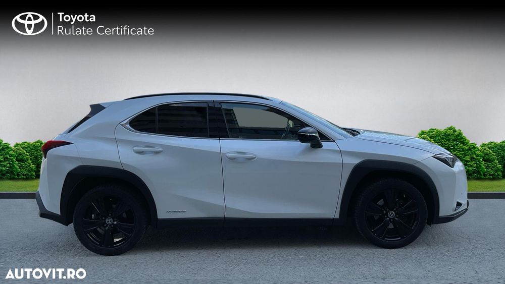 Lexus UX 250h FWD Executive - 7