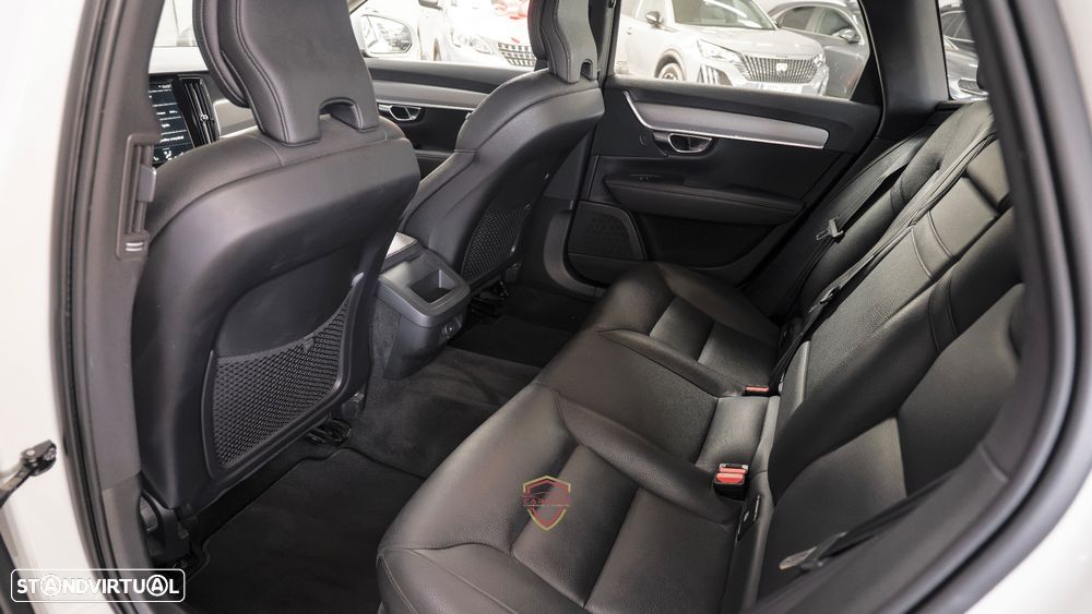 Volvo V90 2.0 B4 Momentum Plus Geartronic - 44