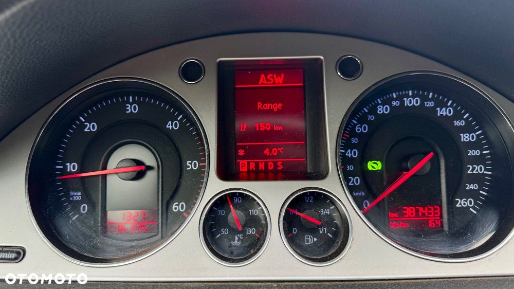 Volkswagen Passat 2.0 TDI DPF DSG Sportline - 11