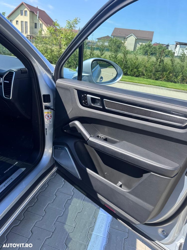 Porsche Cayenne Tiptronic S - 9