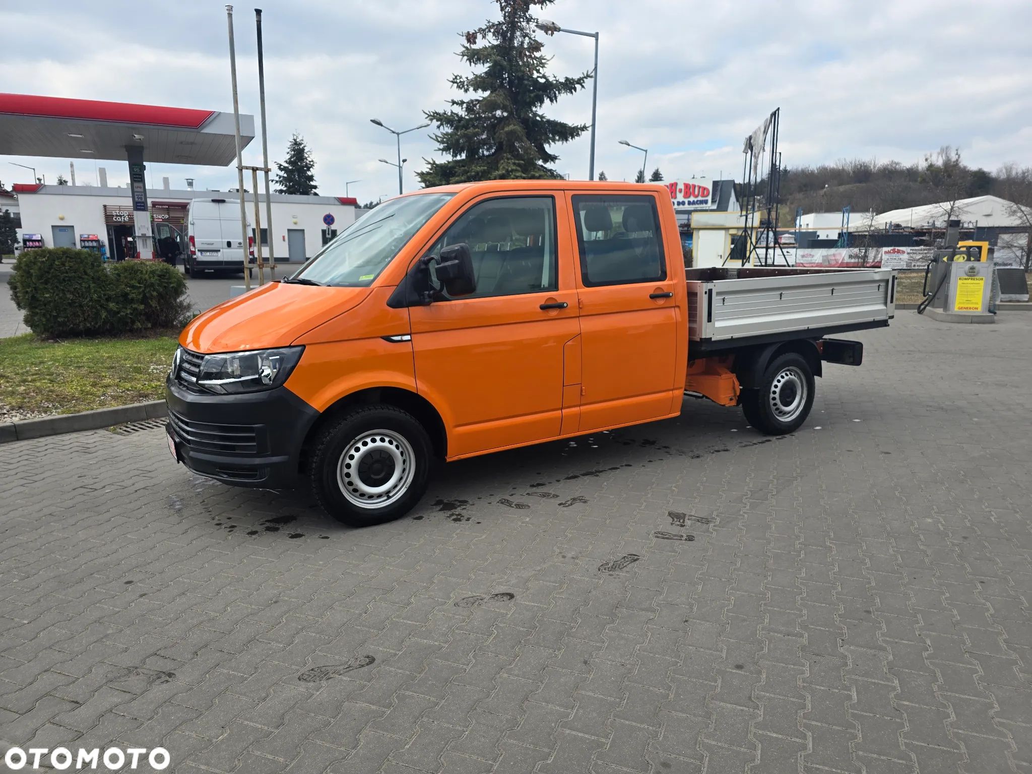 Volkswagen Transporter - 1
