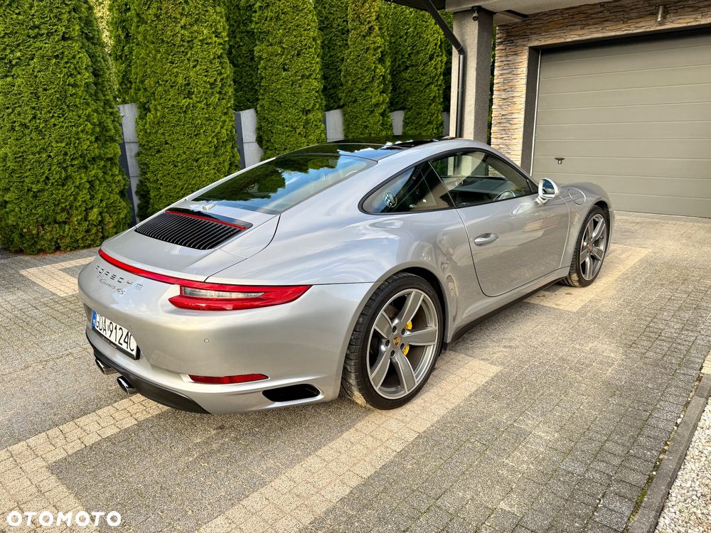 Porsche 911 Carrera 4S - 4