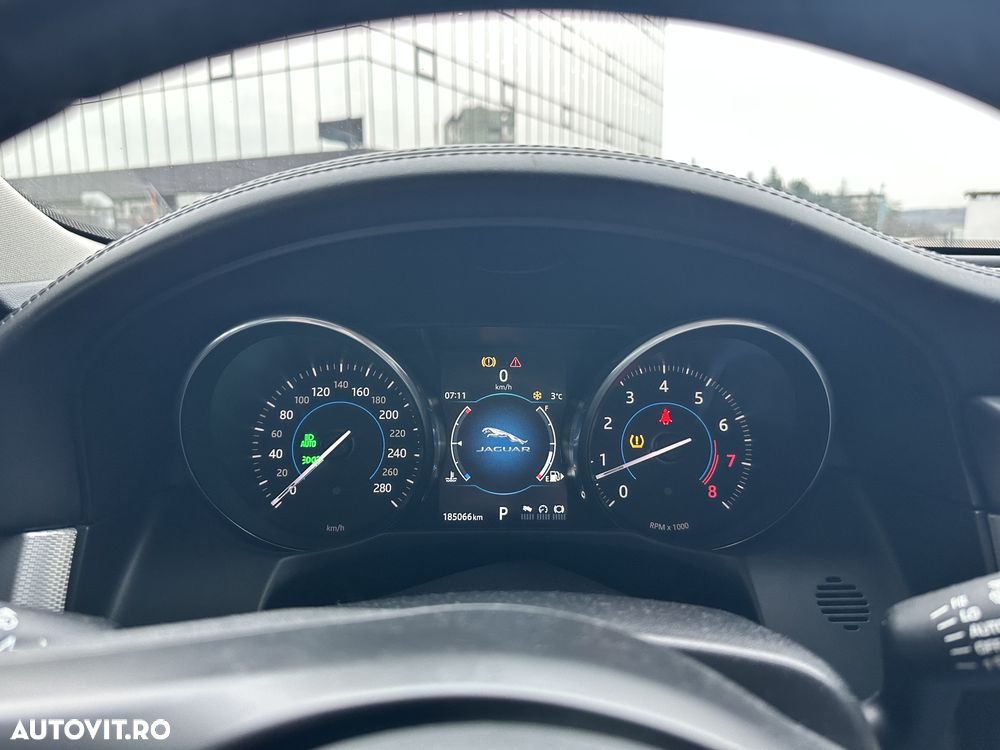 Jaguar XF 2.0 Turbo - 14