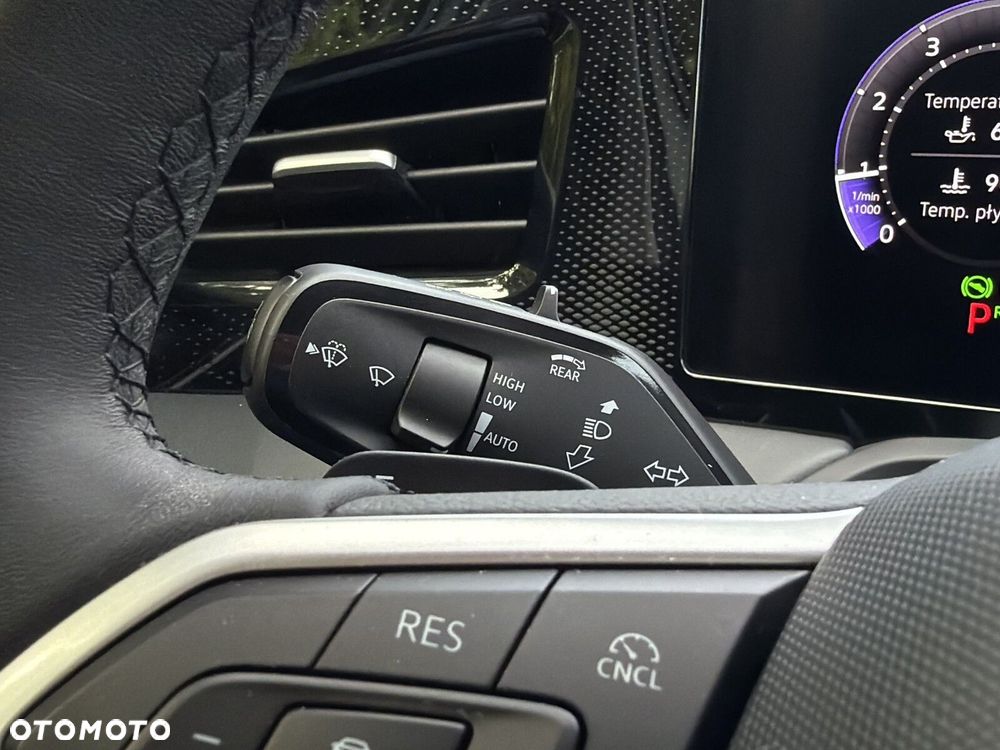 Volkswagen Passat - 20