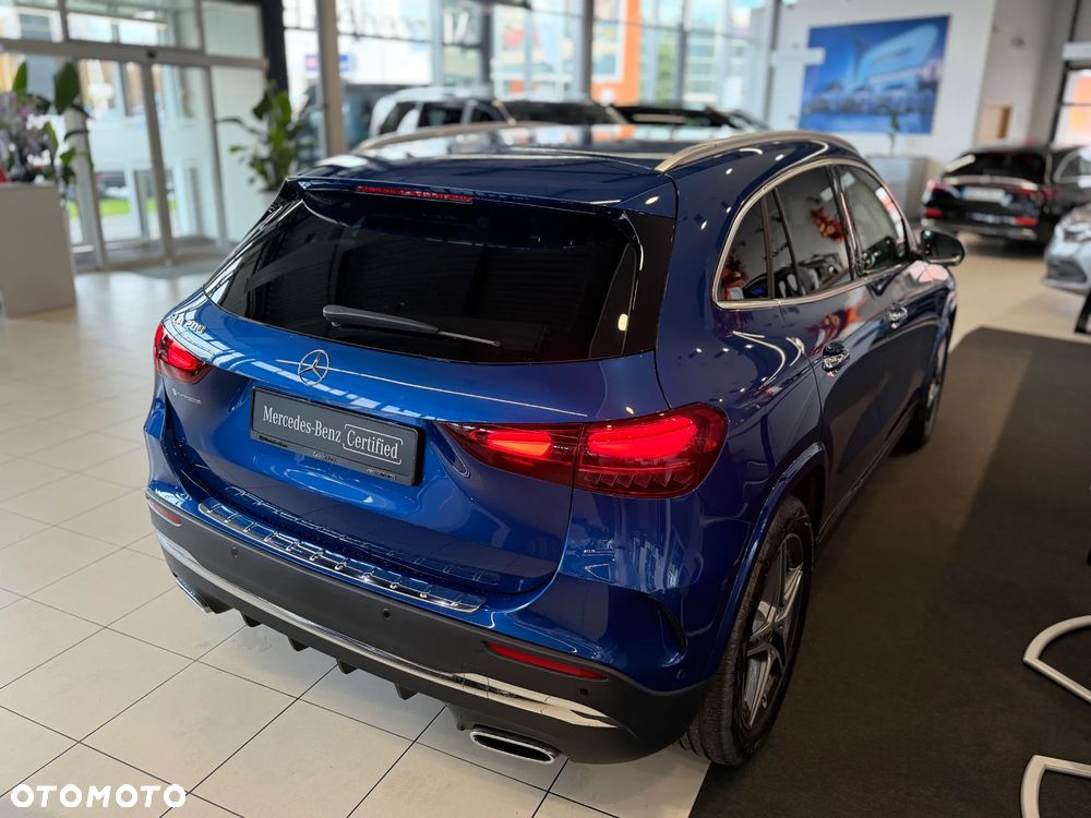 Mercedes-Benz GLA - 11