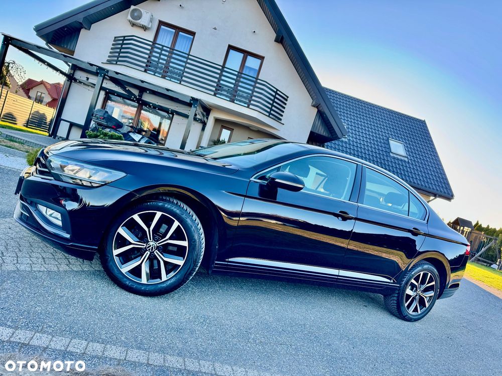 Volkswagen Passat 2.0 TDI EVO Elegance DSG - 2