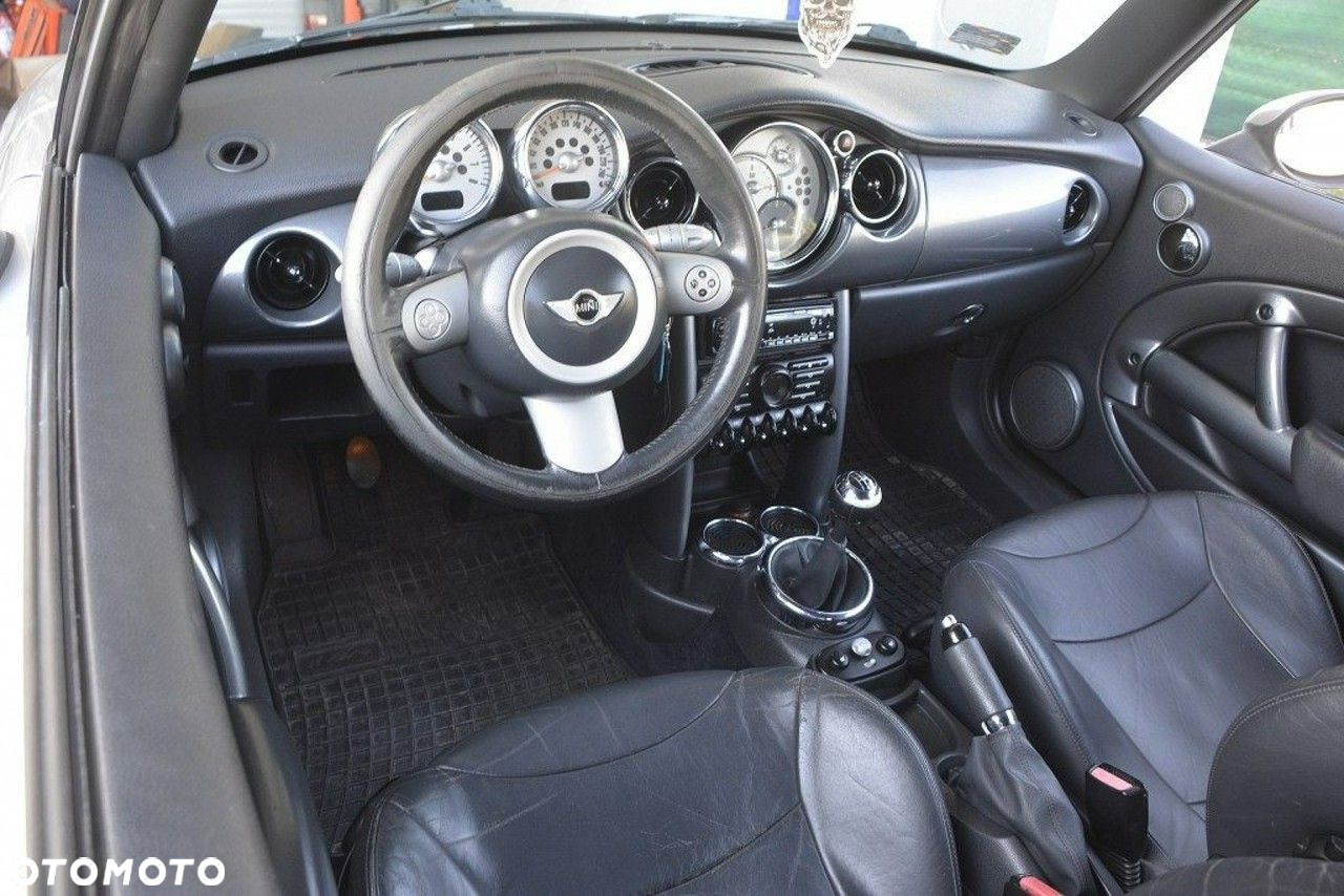 MINI Cooper Cabrio - 11