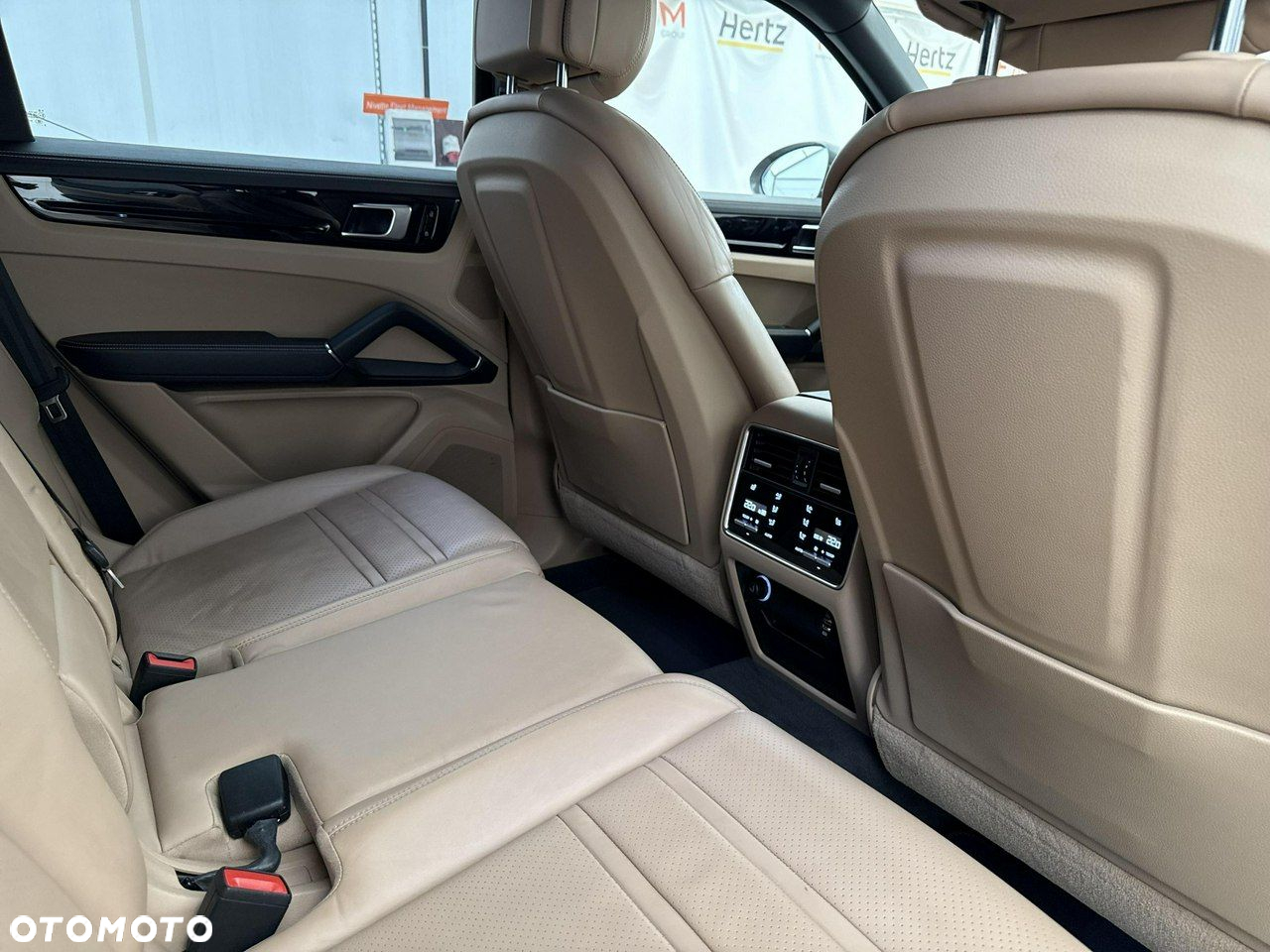 Porsche Cayenne - 23