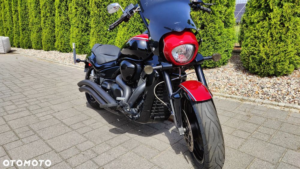 Suzuki Intruder - 8