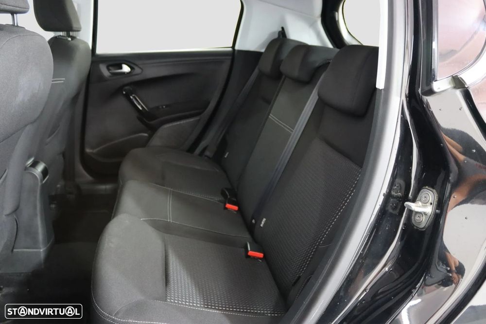 Peugeot 208 1.2 VTi Allure - 12