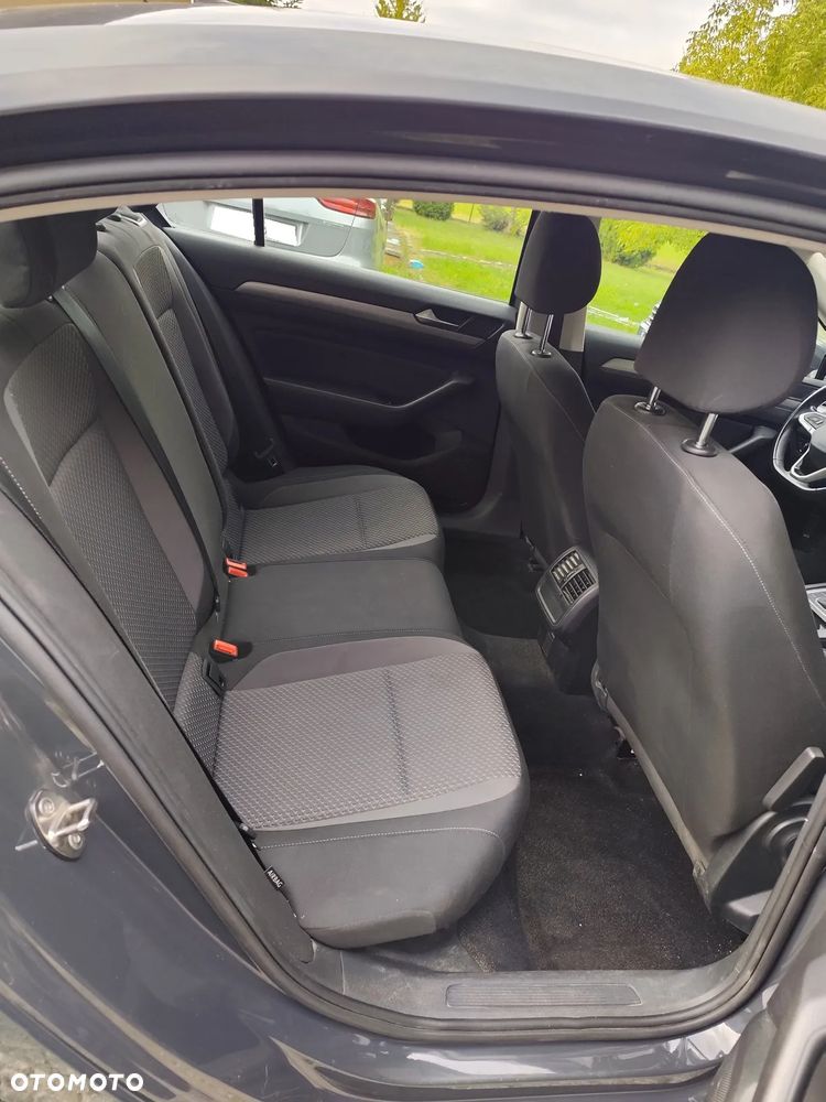 Volkswagen Passat - 6