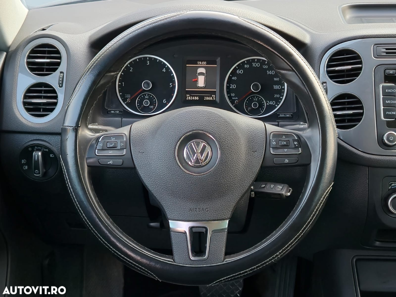 Volkswagen Tiguan 2.0 TDI 4Motion DSG Sport & Style - 26
