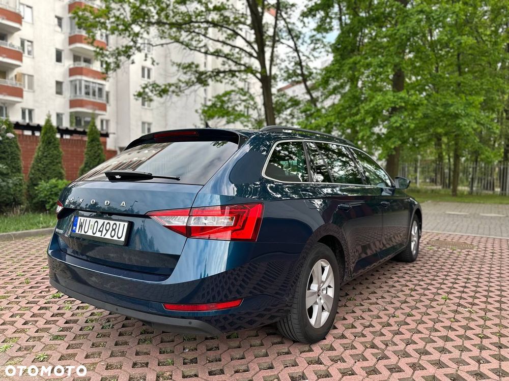 Skoda Superb 2.0 TDI DSG Ambition - 8