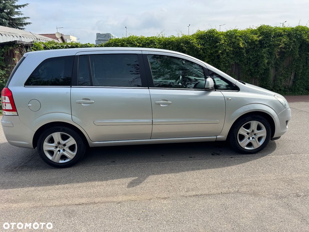 Opel Zafira 1.8 Design Edition - 8