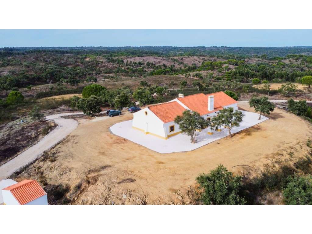 Monte com vista ampla na Serra de Grândola - Grande imagem: 3/16