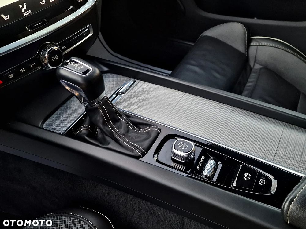 Volvo V60 D3 Geartronic R-Design - 12