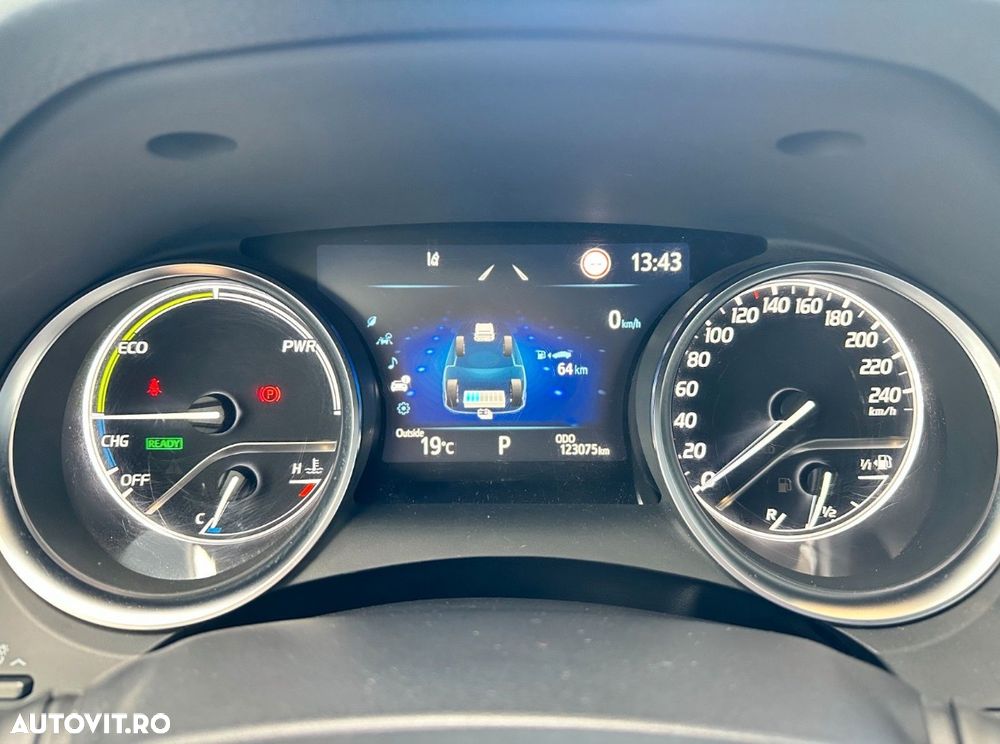 Toyota Camry Executive - 12