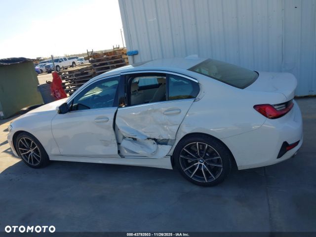 BMW Seria 3 330i Sport Line - 8