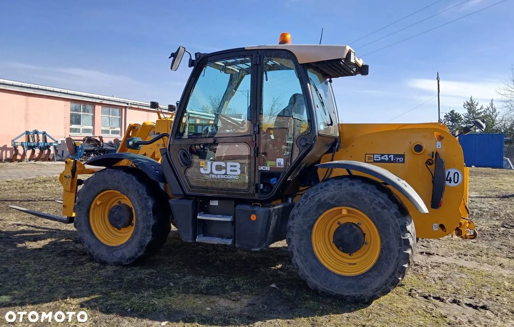 JCB 541-70