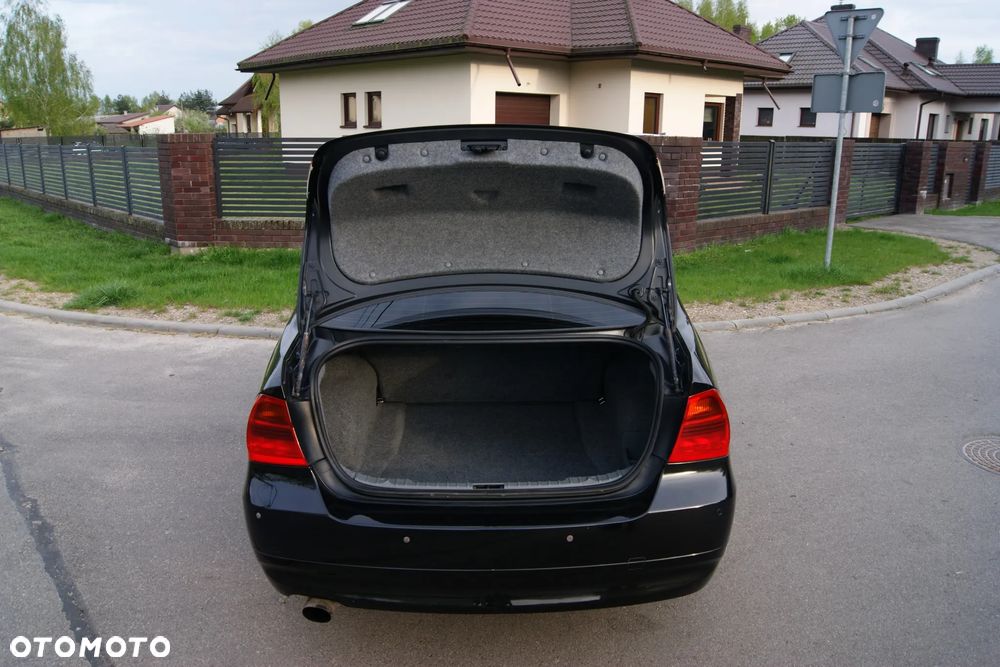 BMW Seria 3 318i - 28